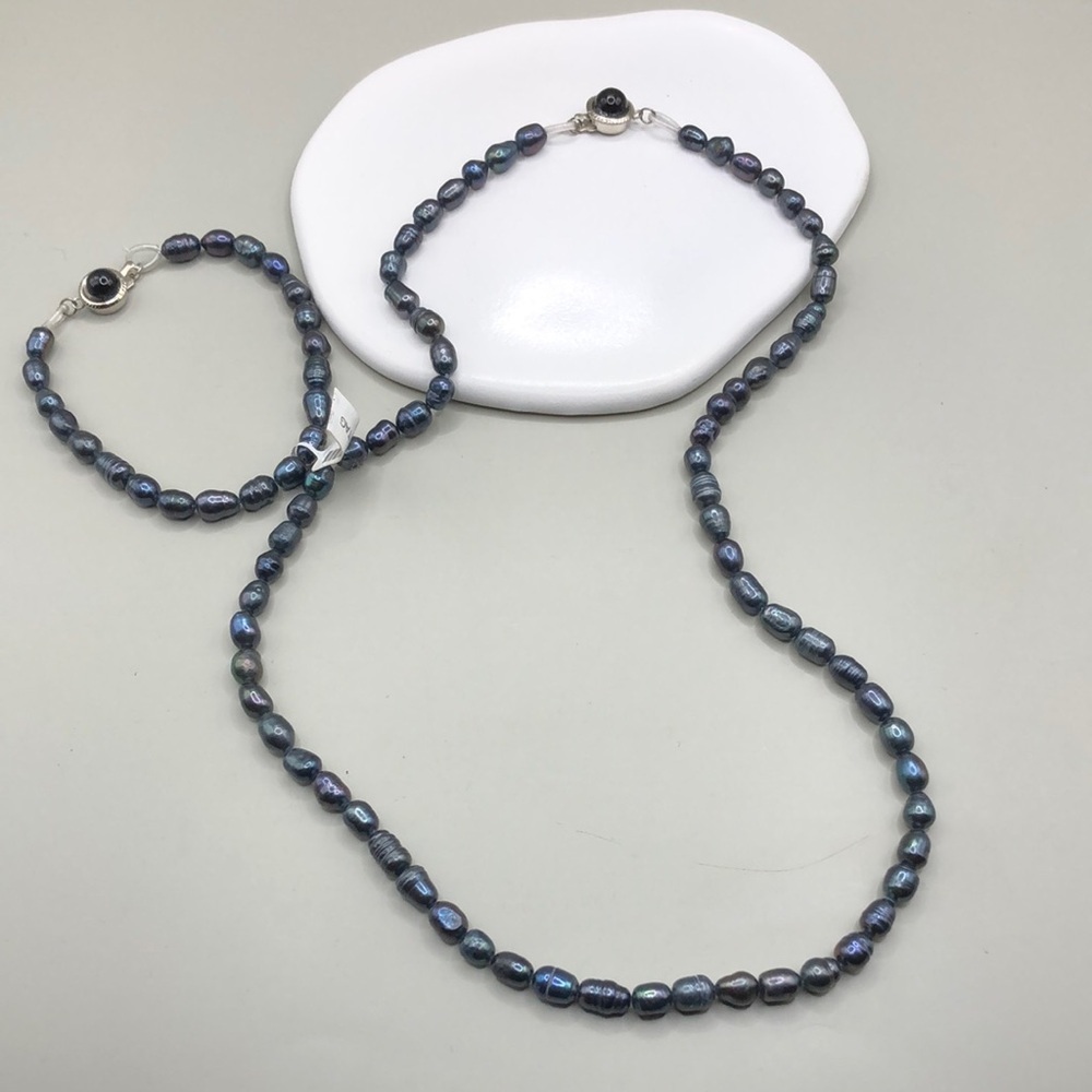 Peacock cultured ringed pearl jewelry set necklace and bracelet-timeless style.